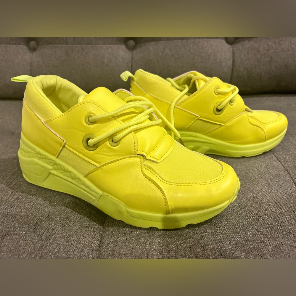 Wedged sneakers